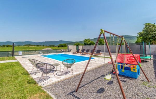 Holiday House Sweet Home Otocac Ngoại thất bức ảnh
