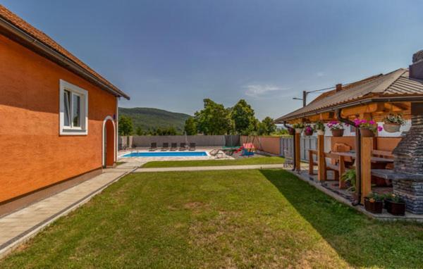 Holiday House Sweet Home Otocac Ngoại thất bức ảnh