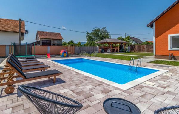 Holiday House Sweet Home Otocac Ngoại thất bức ảnh